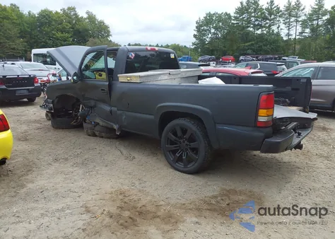2003 Chevrolet Silverado 1500 z USA, uszkodzony, nr VIN 1GCEK14V33E206044